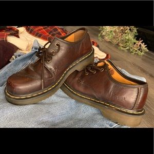 Vintage Dr.Martens casual shoe cross toe detail